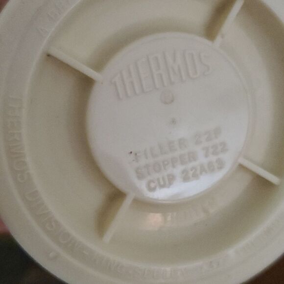 Thermos Nestlé Rich'n Creamy Hot Cocoa Mix Thermos Stopper Cup 14 oz. VINTAGE - Picture 8 of 9